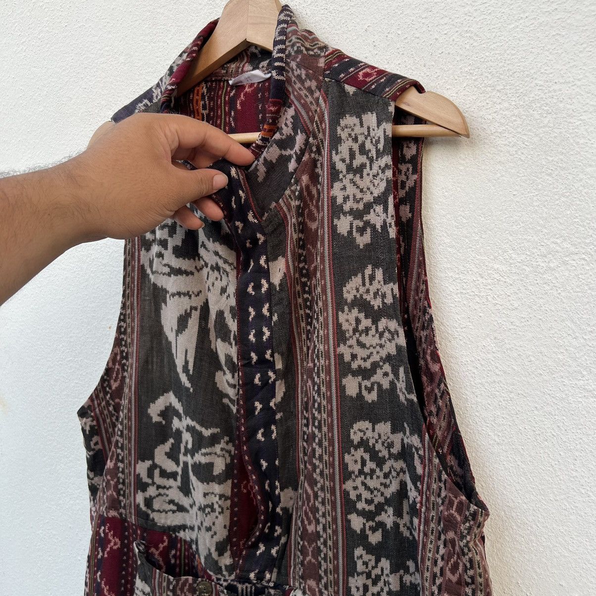Japanese Brand VINTA MULTI COLOUR VEST NAVAJO DESIGN JAPAN Size US M / EU 48-50 / 2 - 6 Thumbnail