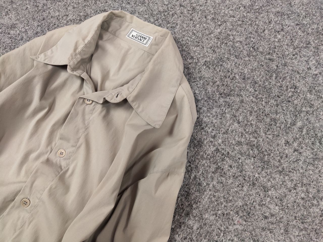 Other Vintage 90's Gianni Versace Light Classic Buttons Shirt Size US S / EU 44-46 / 1 - 4 Thumbnail