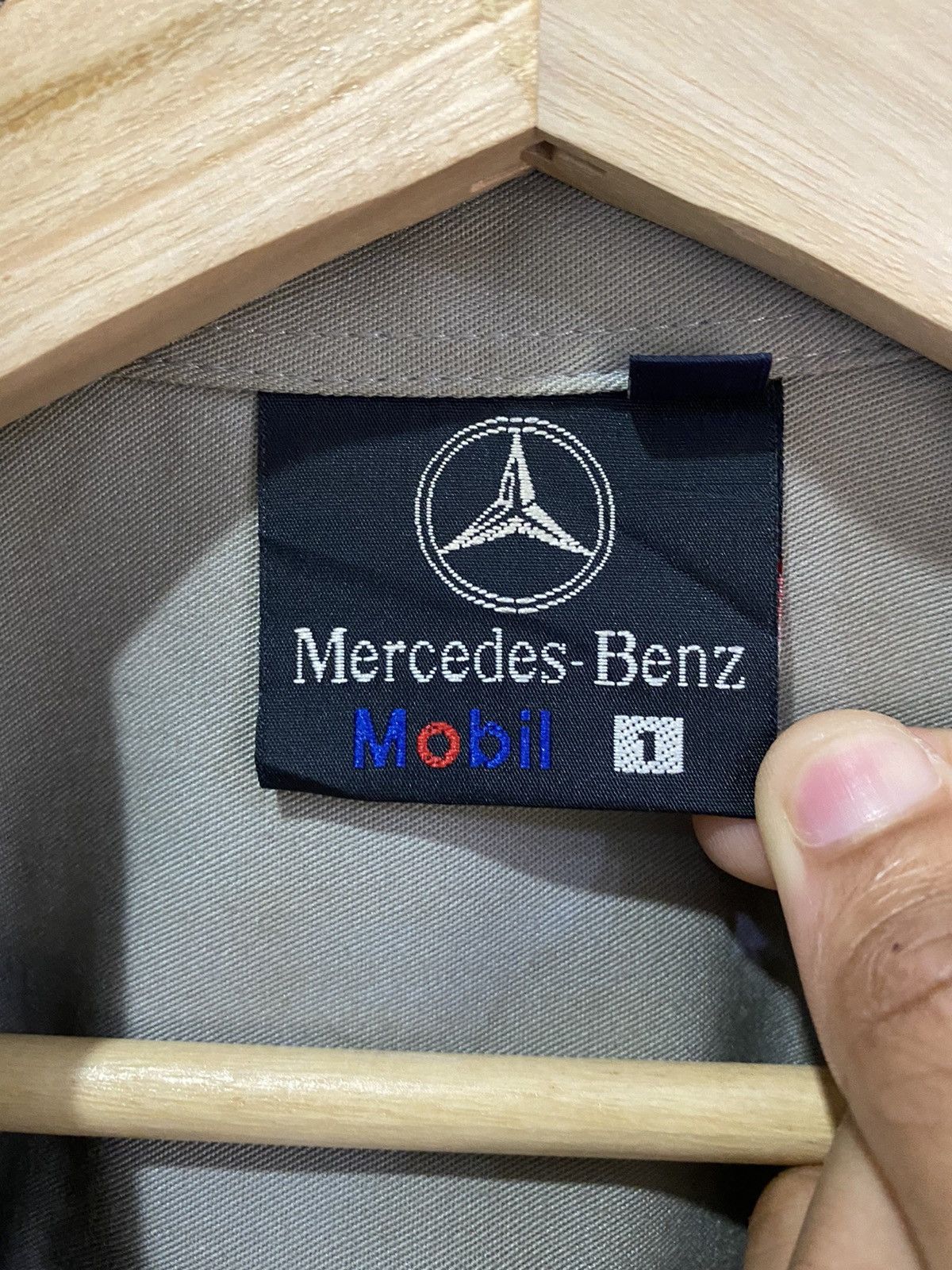 Mercedes-Benz VINTAGE MERCEDES-BENZ MOBIL 1 RACING HUGO BOSS BUTTON SHIRT Size US M / EU 48-50 / 2 - 10 Thumbnail
