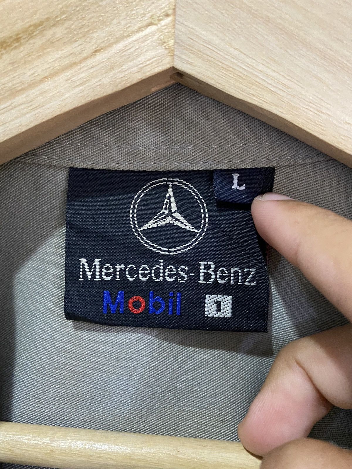 Mercedes-Benz VINTAGE MERCEDES-BENZ MOBIL 1 RACING HUGO BOSS BUTTON SHIRT Size US M / EU 48-50 / 2 - 11 Thumbnail