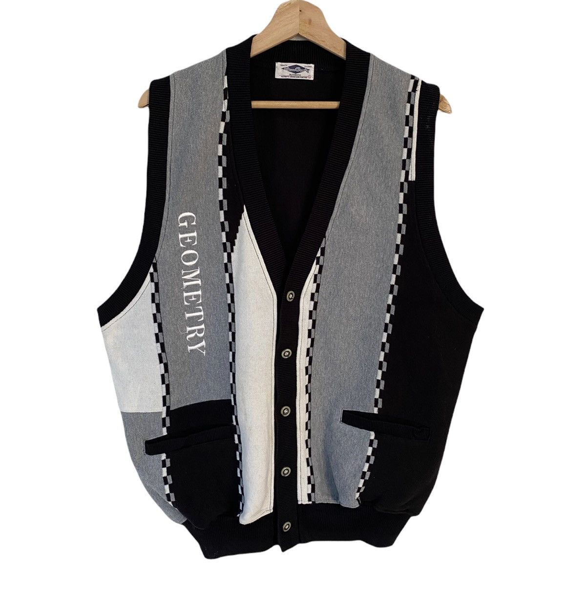 Japanese Brand VINTAGE OCEAN COUNTRY GEOMETRY PATCHWORK BUTTON VESTS Size US M / EU 48-50 / 2 - 5 Thumbnail