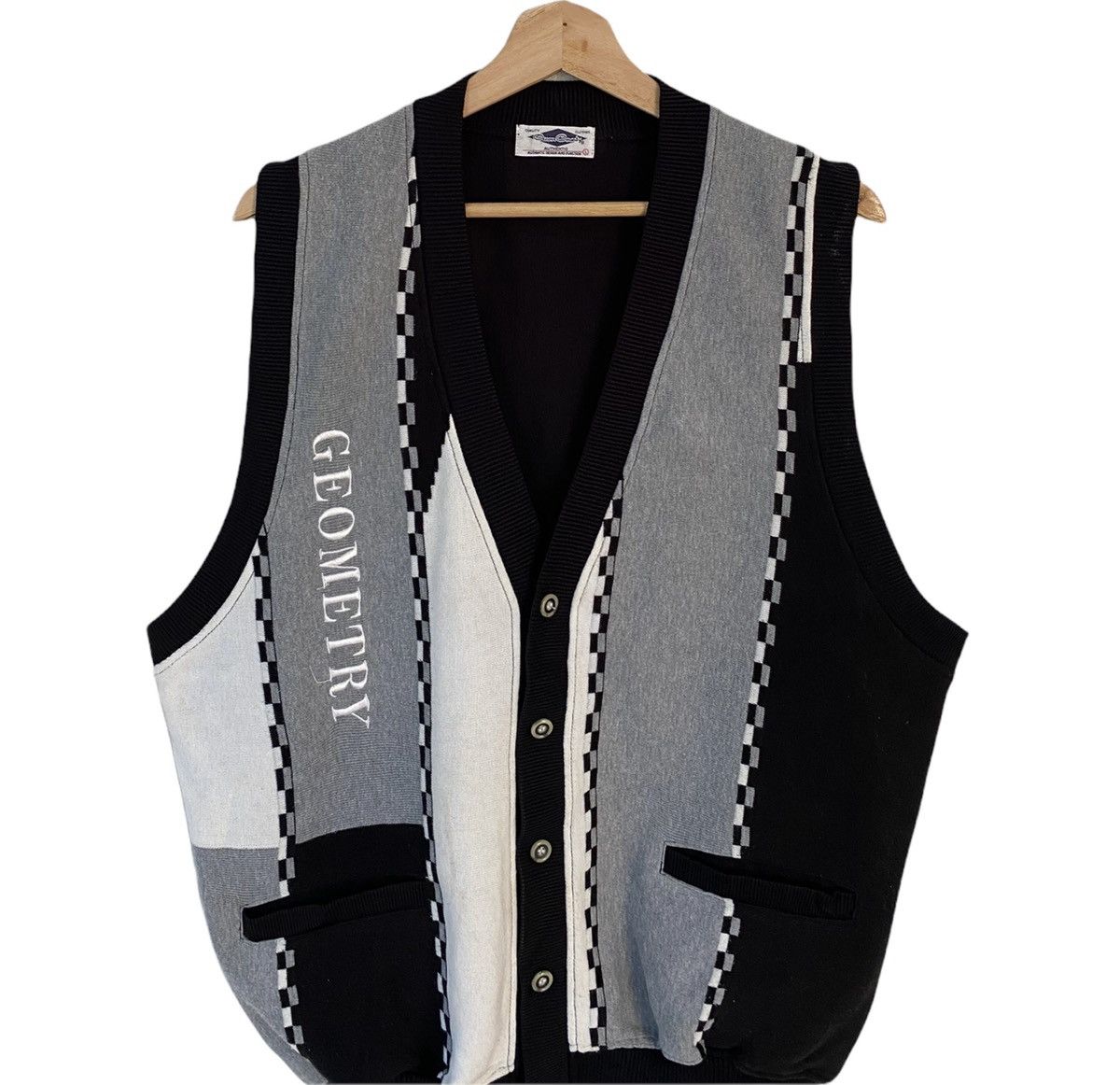 Japanese Brand VINTAGE OCEAN COUNTRY GEOMETRY PATCHWORK BUTTON VESTS Size US M / EU 48-50 / 2 - 4 Thumbnail