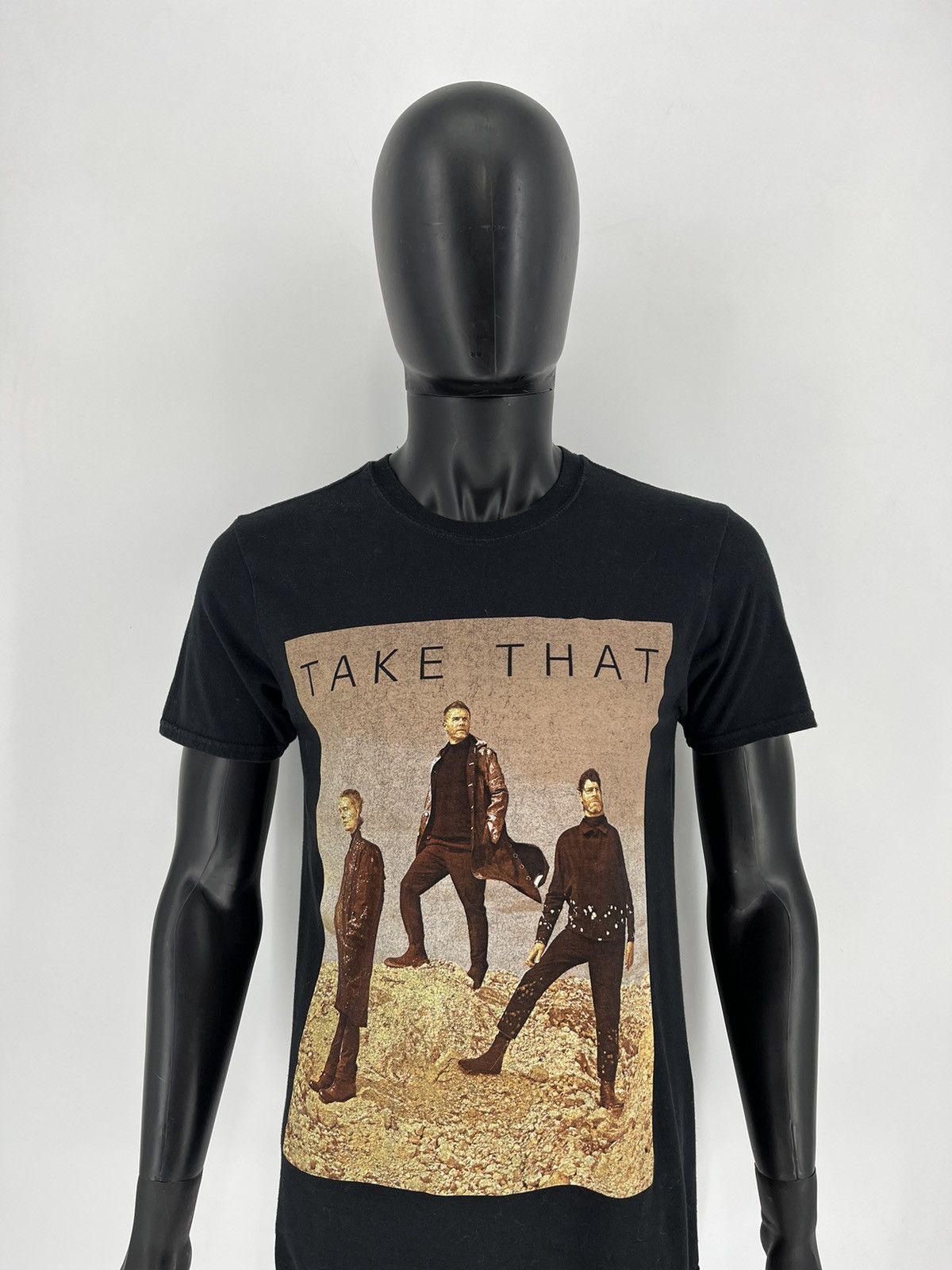 Band Tees Vintage Y2K Take That Tour T-shirt 2019 Band Streetwear Size US M / EU 48-50 / 2 - 1 Thumbnail