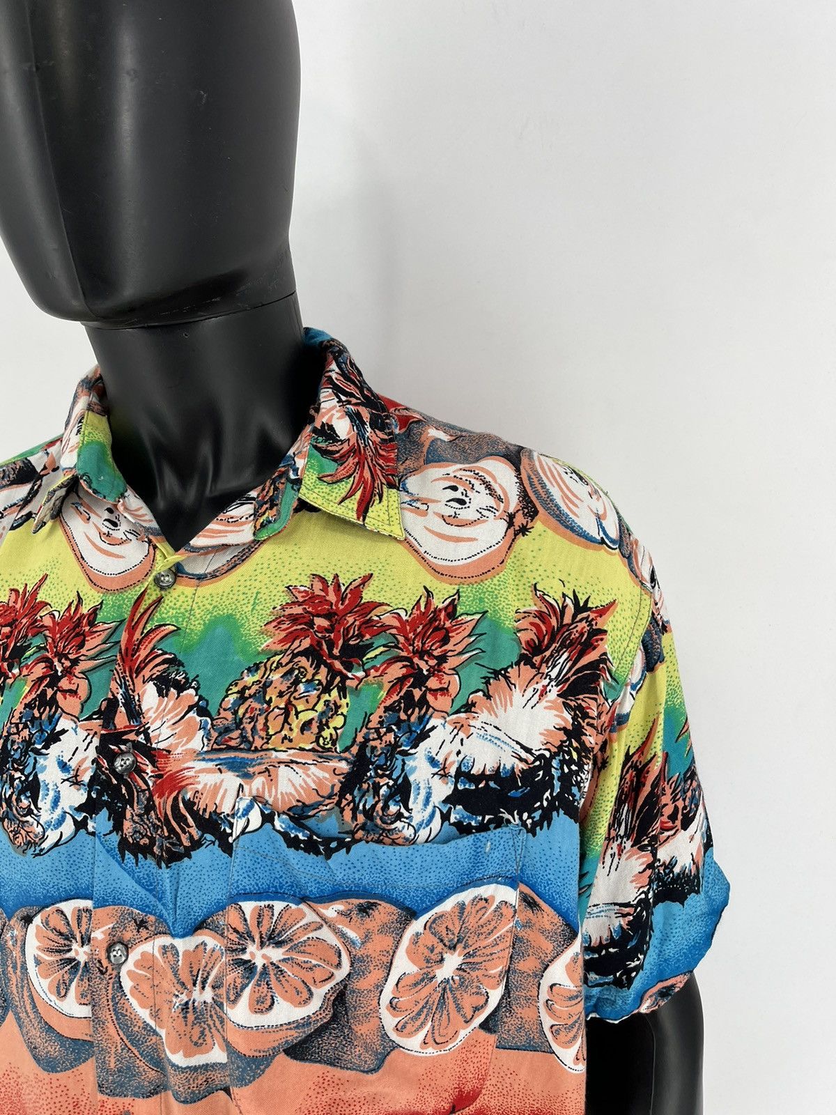 Vintage Vintage crazy shirts Hawaiian size M Size US M / EU 48-50 / 2 - 8 Thumbnail