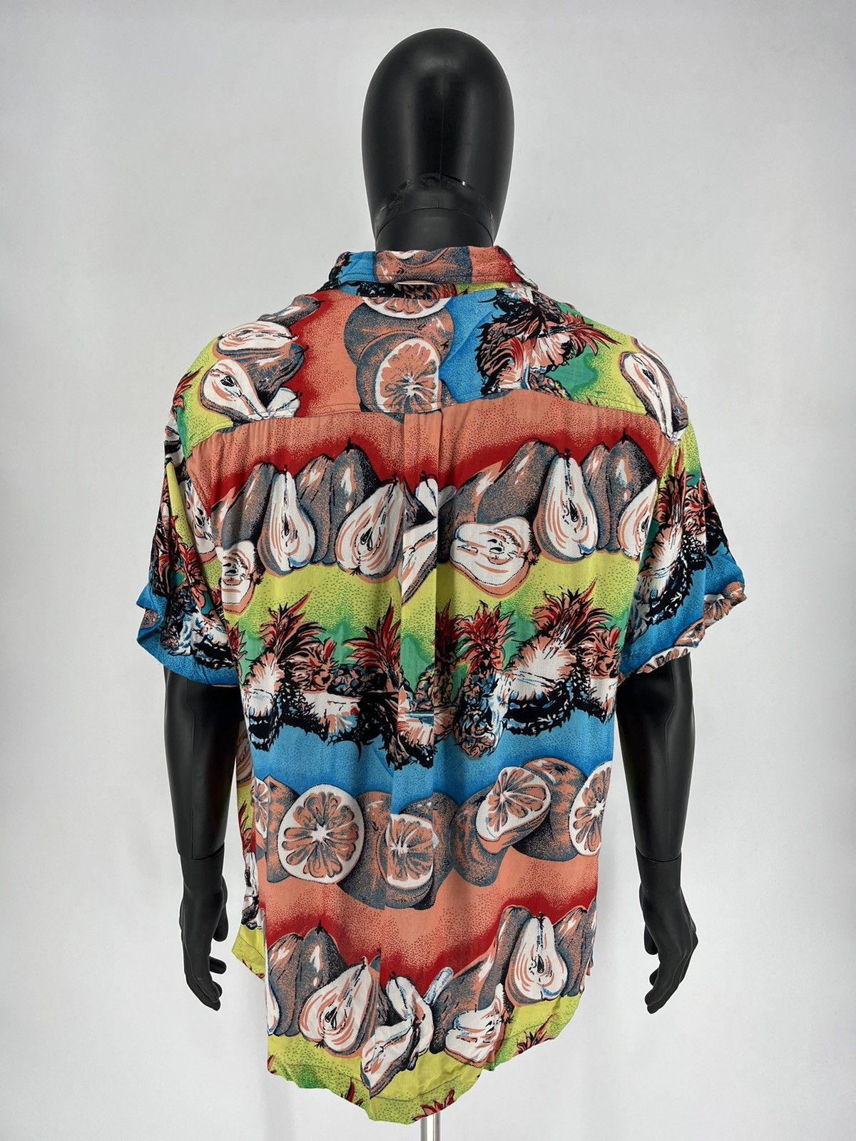 Vintage Vintage crazy shirts Hawaiian size M Size US M / EU 48-50 / 2 - 9 Thumbnail