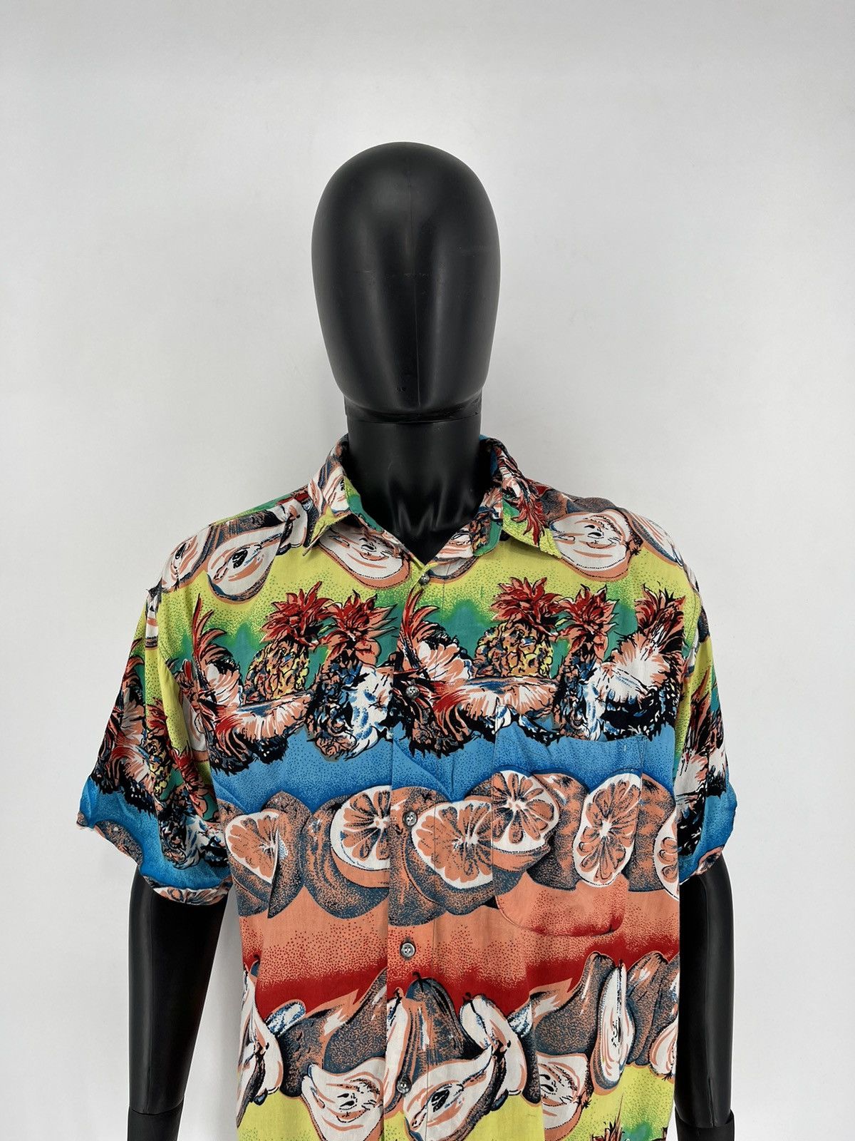 Vintage Vintage crazy shirts Hawaiian size M Size US M / EU 48-50 / 2 - 1 Thumbnail