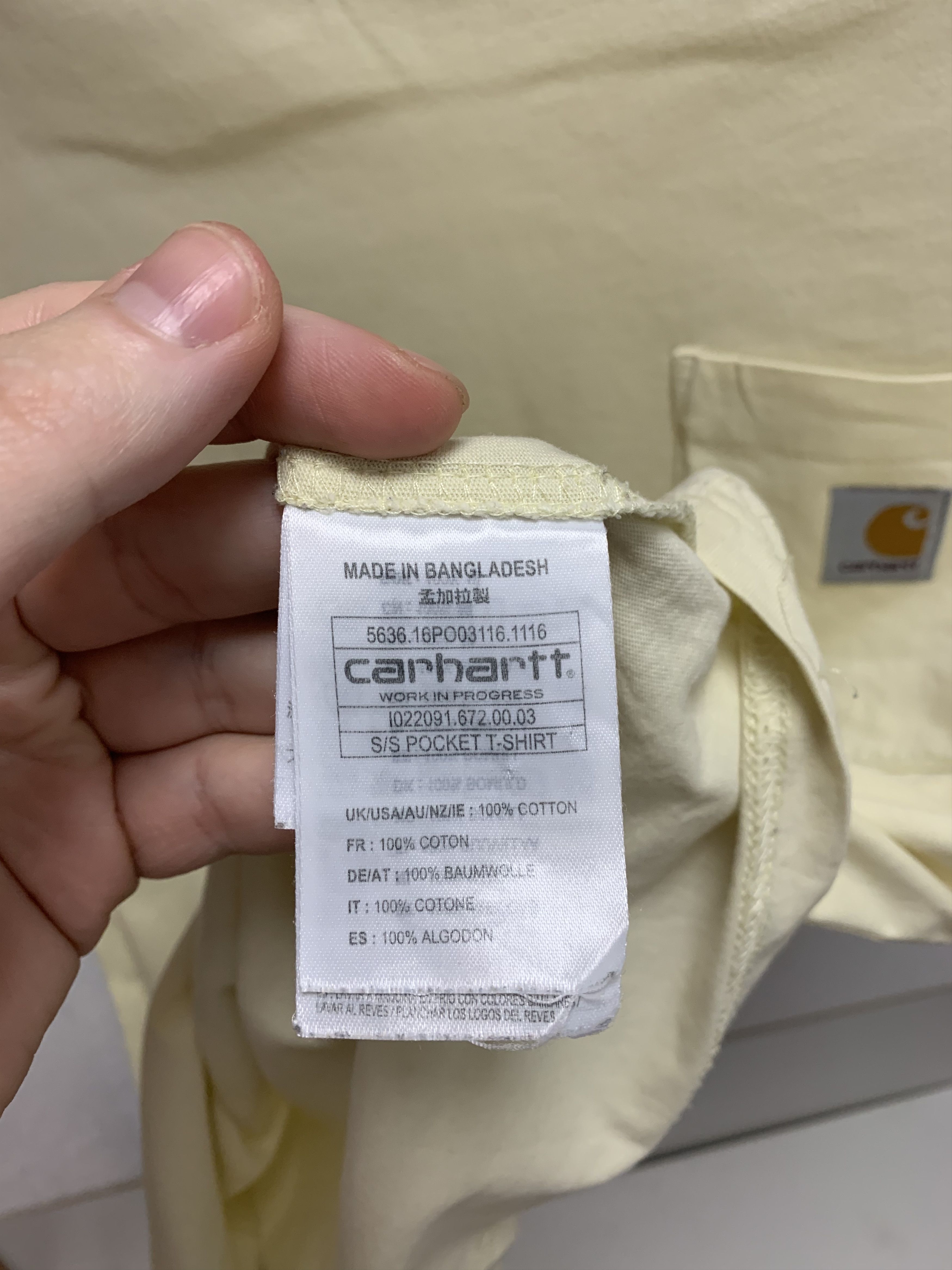 Carhartt Carhartt vintage t-shirt L size yellow Size US L / EU 52-54 / 3 - 5 Thumbnail