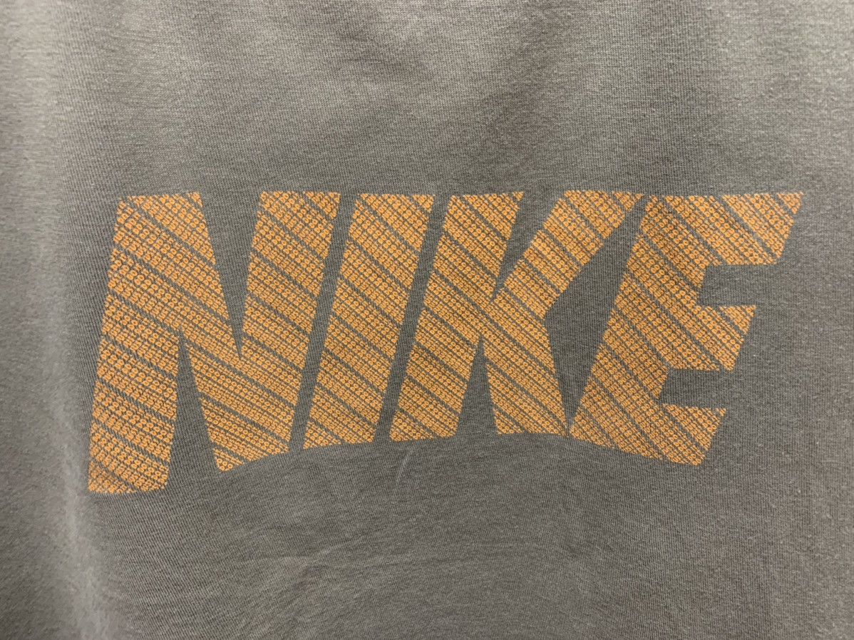 Vintage Nike big logo vintage t-shirt Xl 2000th box Size US XL / EU 56 / 4 - 2 Thumbnail