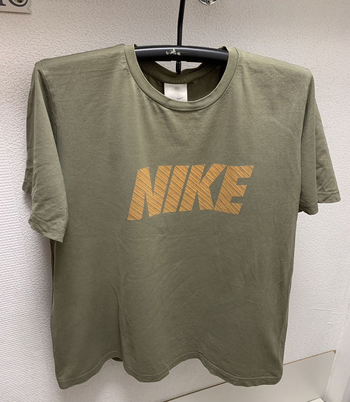 Vintage Nike big logo vintage t-shirt Xl 2000th box Size US XL / EU 56 / 4 - 1 Thumbnail