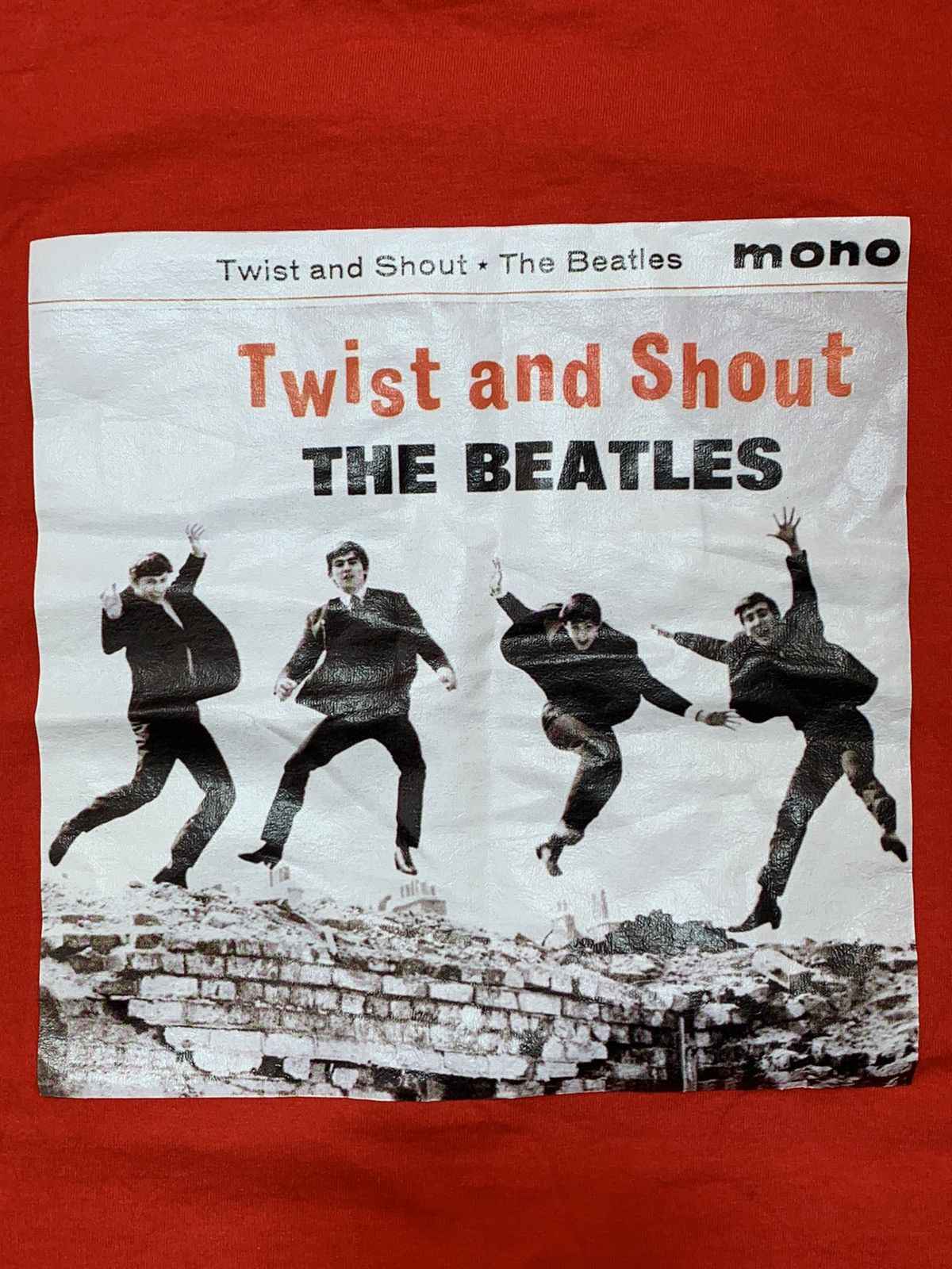 Band Tees Vintage Y2K The Beatles band tee Big Logo style size M Size US M / EU 48-50 / 2 - 3 Thumbnail