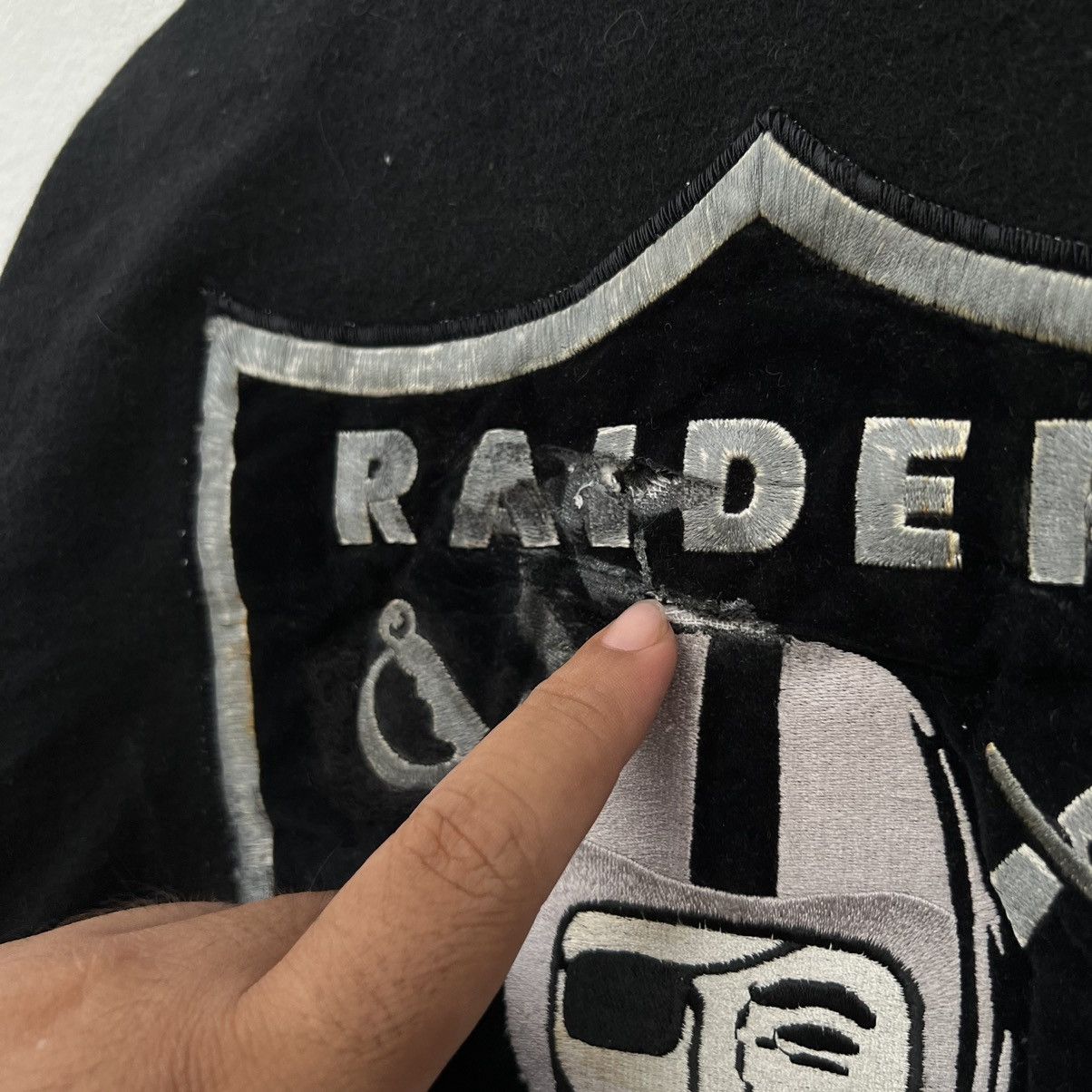 Leather VINTAGE VARSITY JACKET LEATHER HANDLING RAIDERS BIG LOGO Size US M / EU 48-50 / 2 - 11 Thumbnail