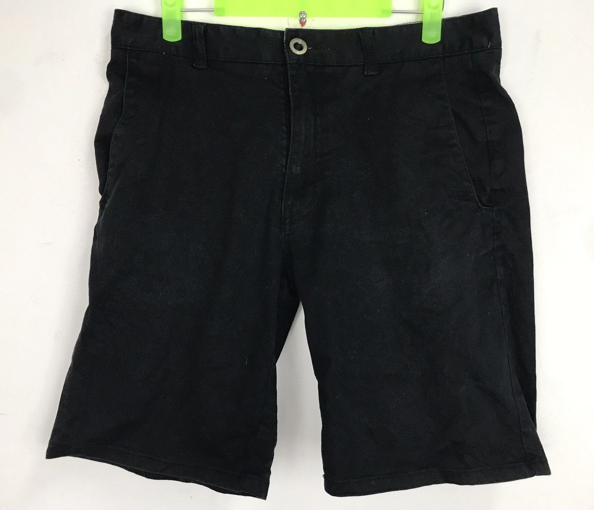 Vintage Vintage Volcom Shortpant Streetwear Skate Design Hiking Size US 30 / EU 46 - 1 Thumbnail
