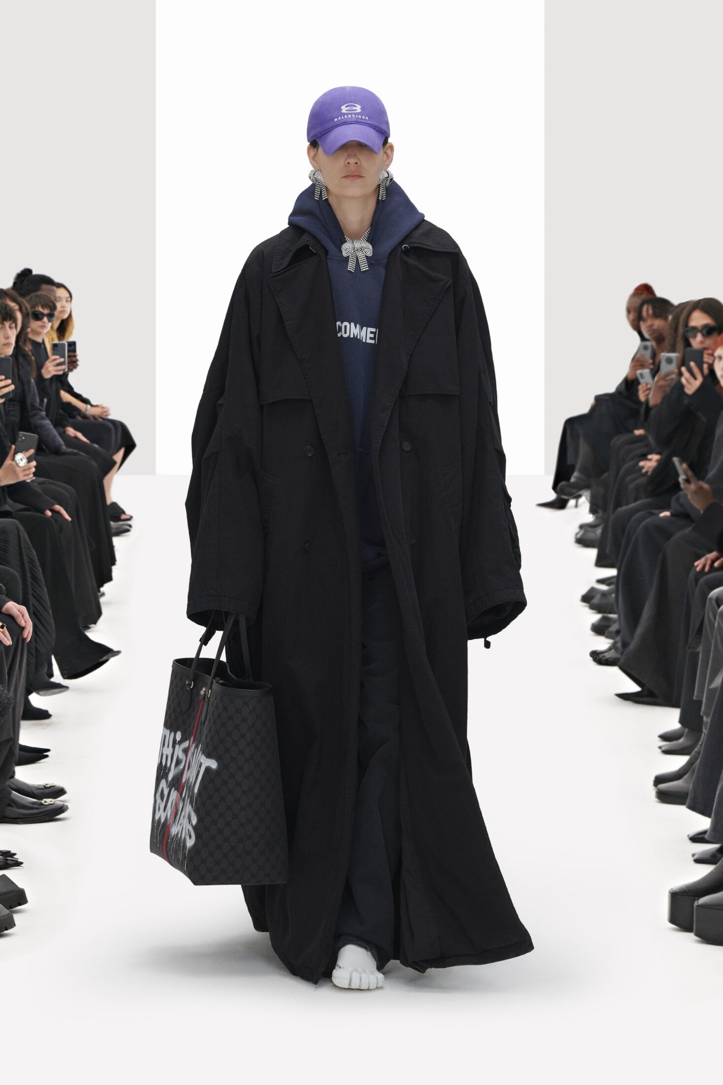 Balenciaga Navy Blue No Comment Oversized T-Shirt Size US S / EU 44-46 / 1 - 7 Thumbnail