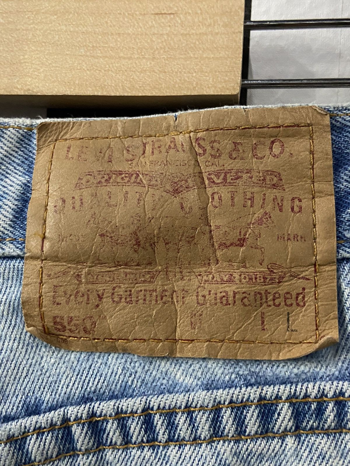 Levi's × Vintage Vintage Levi’s 550 Light Wash Relaxed Fit Tapered Leg Size US 30 / EU 46 - 19 Thumbnail