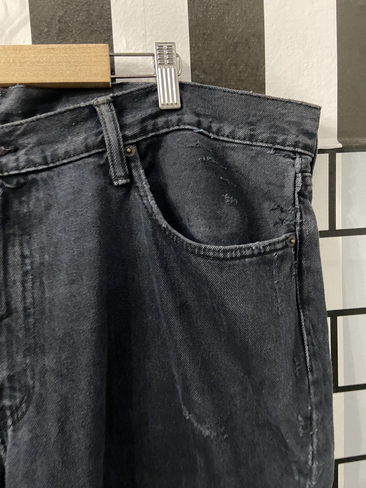 Levi's × Vintage Vintage Levi’s 541 Faded Black Distressed Denim Pants Size US 43 - 9 Thumbnail