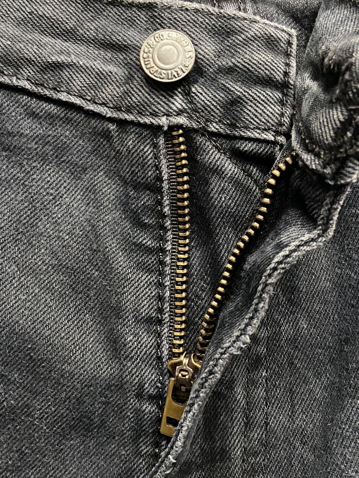 Levi's × Vintage Vintage Levi’s 541 Faded Black Distressed Denim Pants Size US 43 - 18 Thumbnail