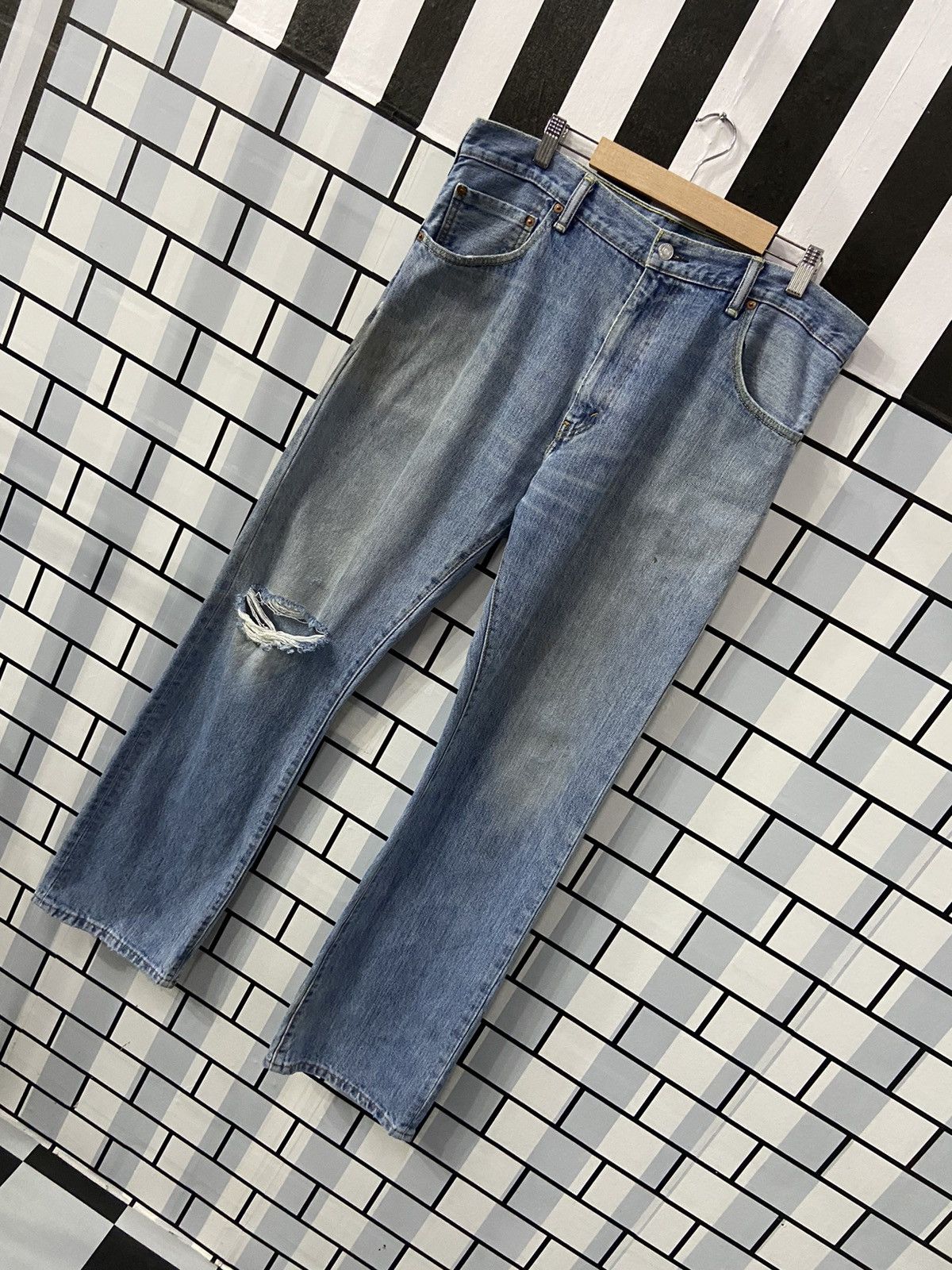 Levi's × Vintage Vintage Levi’s 517 Light Wash Bootcut Distressed Denim Pants Size US 36 / EU 52 - 3 Thumbnail