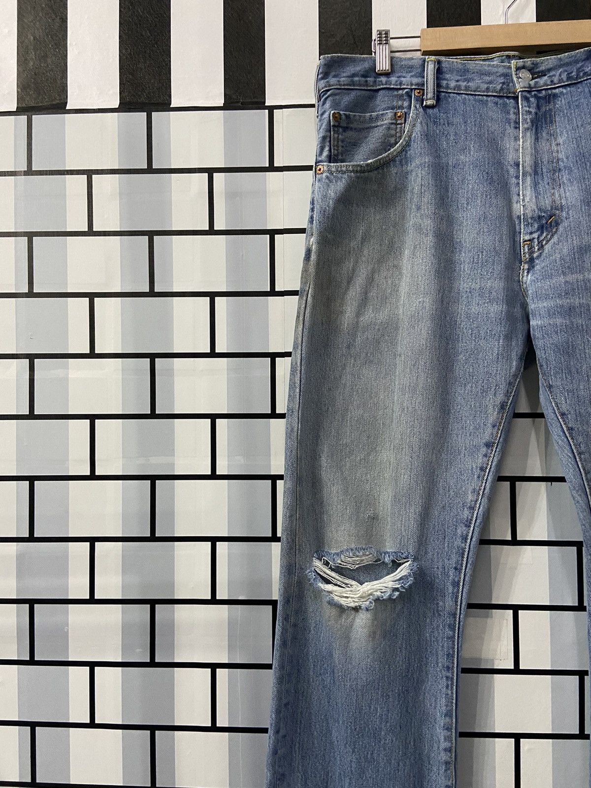 Levi's × Vintage Vintage Levi’s 517 Light Wash Bootcut Distressed Denim Pants Size US 36 / EU 52 - 7 Thumbnail
