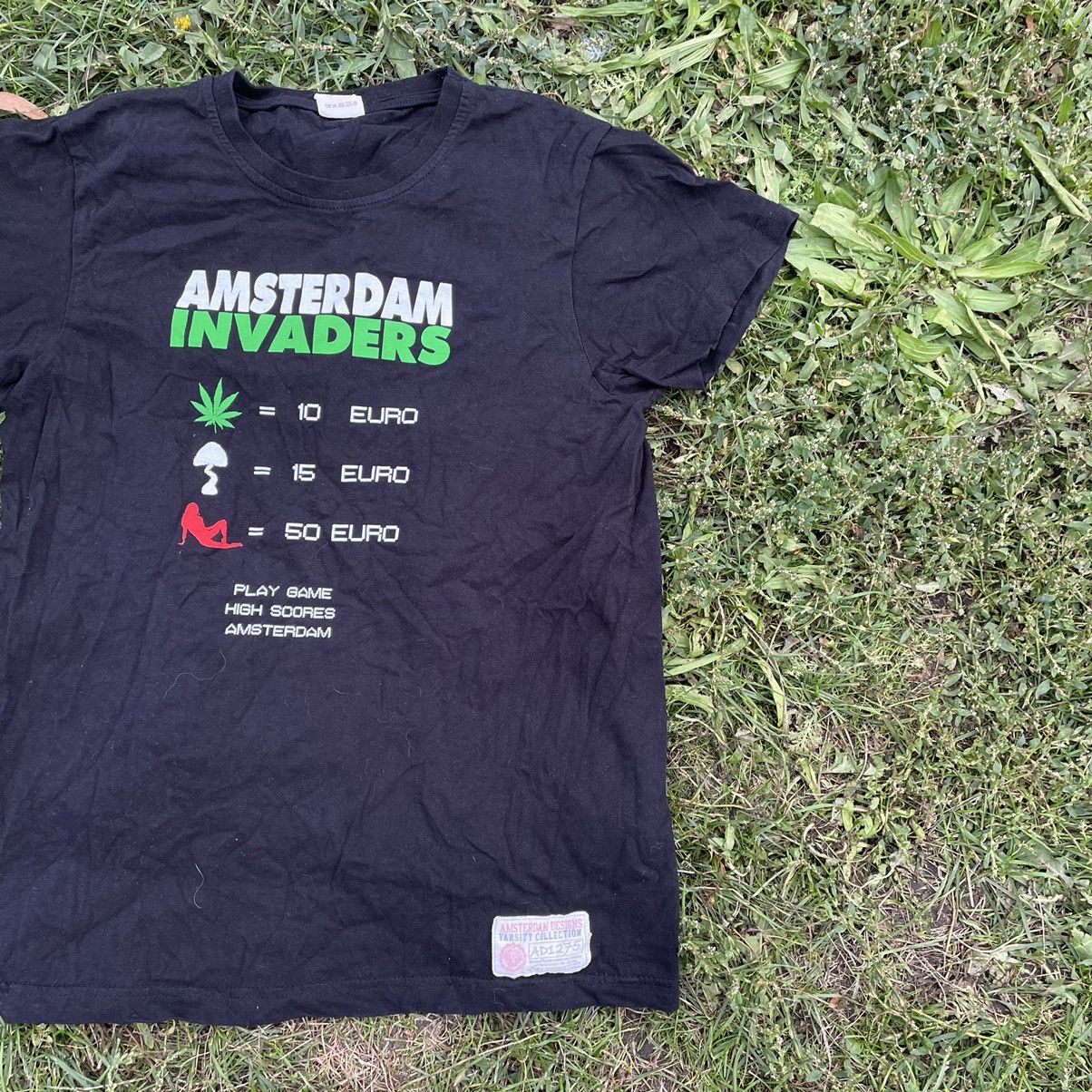 Vintage Vintage Y2K Amsterdam Invaders Graphic Tee Streetwear Boxy M Size US M / EU 48-50 / 2 - 3 Thumbnail