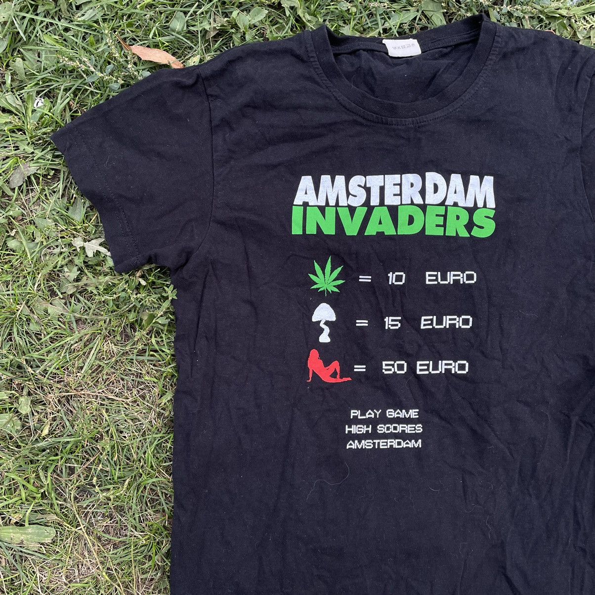Vintage Vintage Y2K Amsterdam Invaders Graphic Tee Streetwear Boxy M Size US M / EU 48-50 / 2 - 2 Thumbnail
