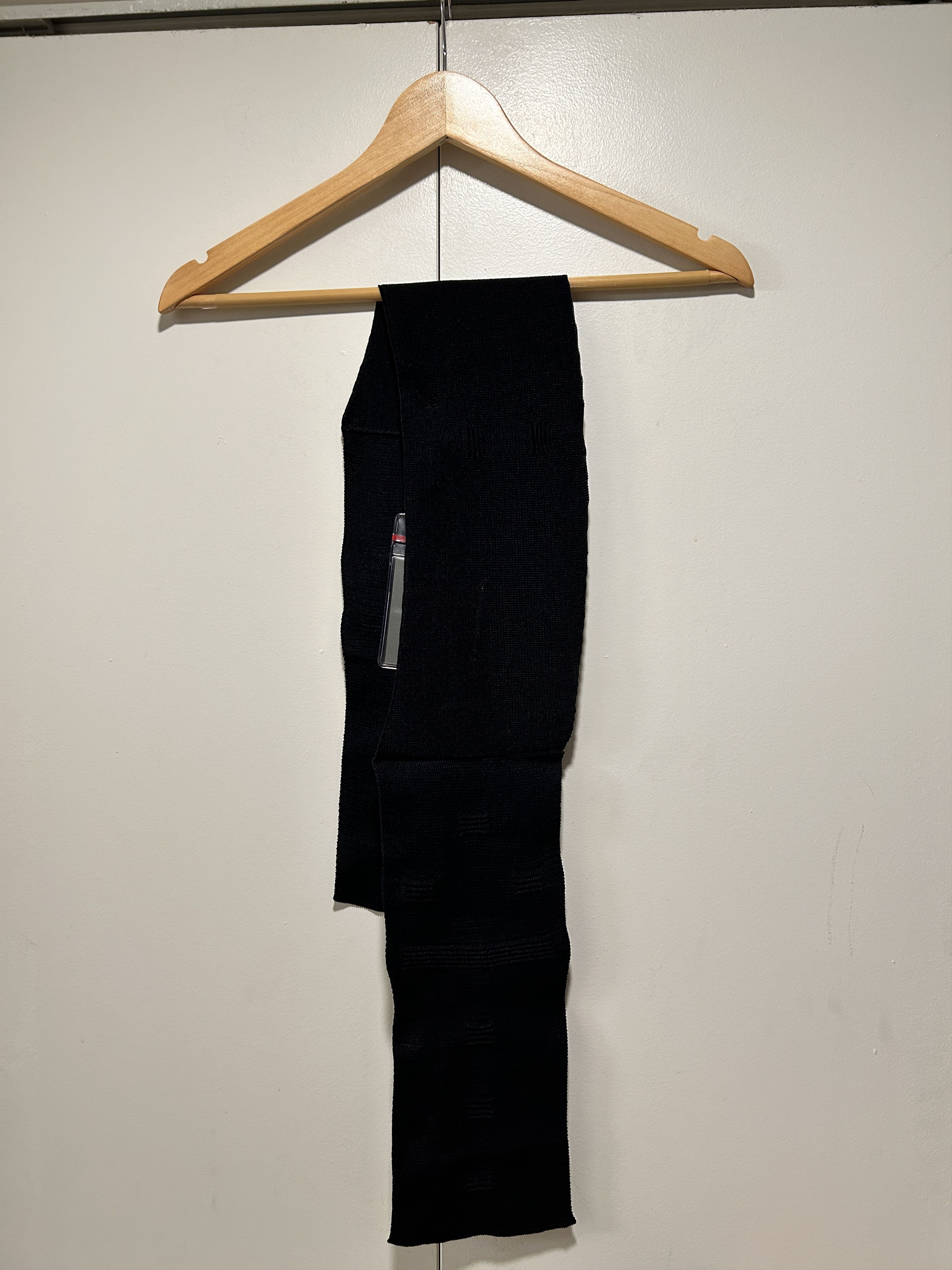 Kiko Kostadinov KIKO KOSTADINOV WESSEX KNIT SCARF WITH BROOCH Size ONE SIZE - 5 Thumbnail