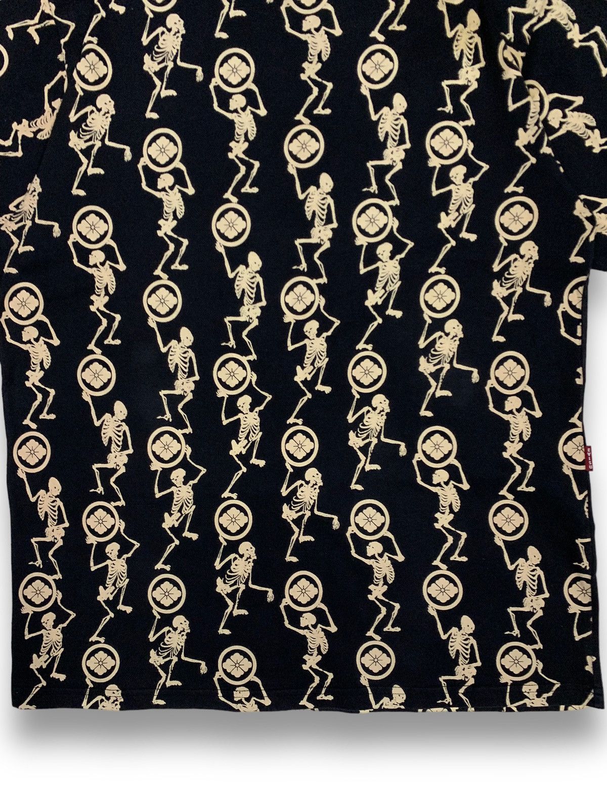 Evisu Vintage Evisu Dancing Skeletons All-Overprint Punk T-shirt Size US M / EU 48-50 / 2 - 5 Thumbnail