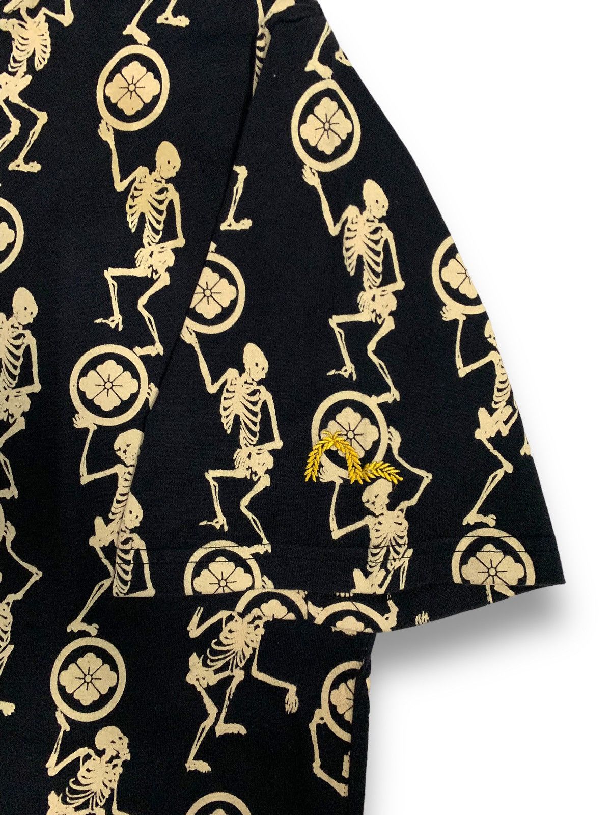 Evisu Vintage Evisu Dancing Skeletons All-Overprint Punk T-shirt Size US M / EU 48-50 / 2 - 9 Thumbnail