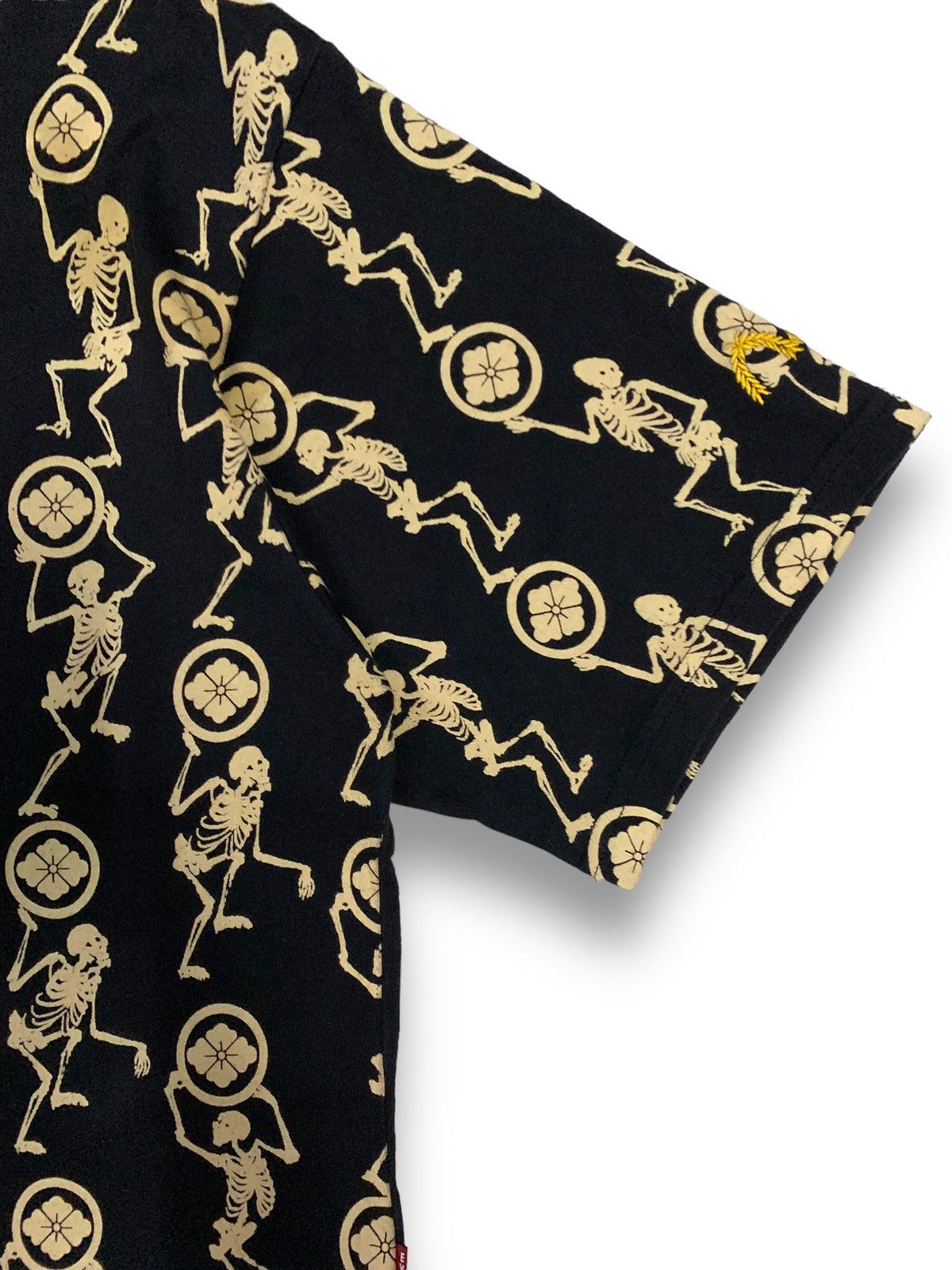 Evisu Vintage Evisu Dancing Skeletons All-Overprint Punk T-shirt Size US M / EU 48-50 / 2 - 8 Thumbnail