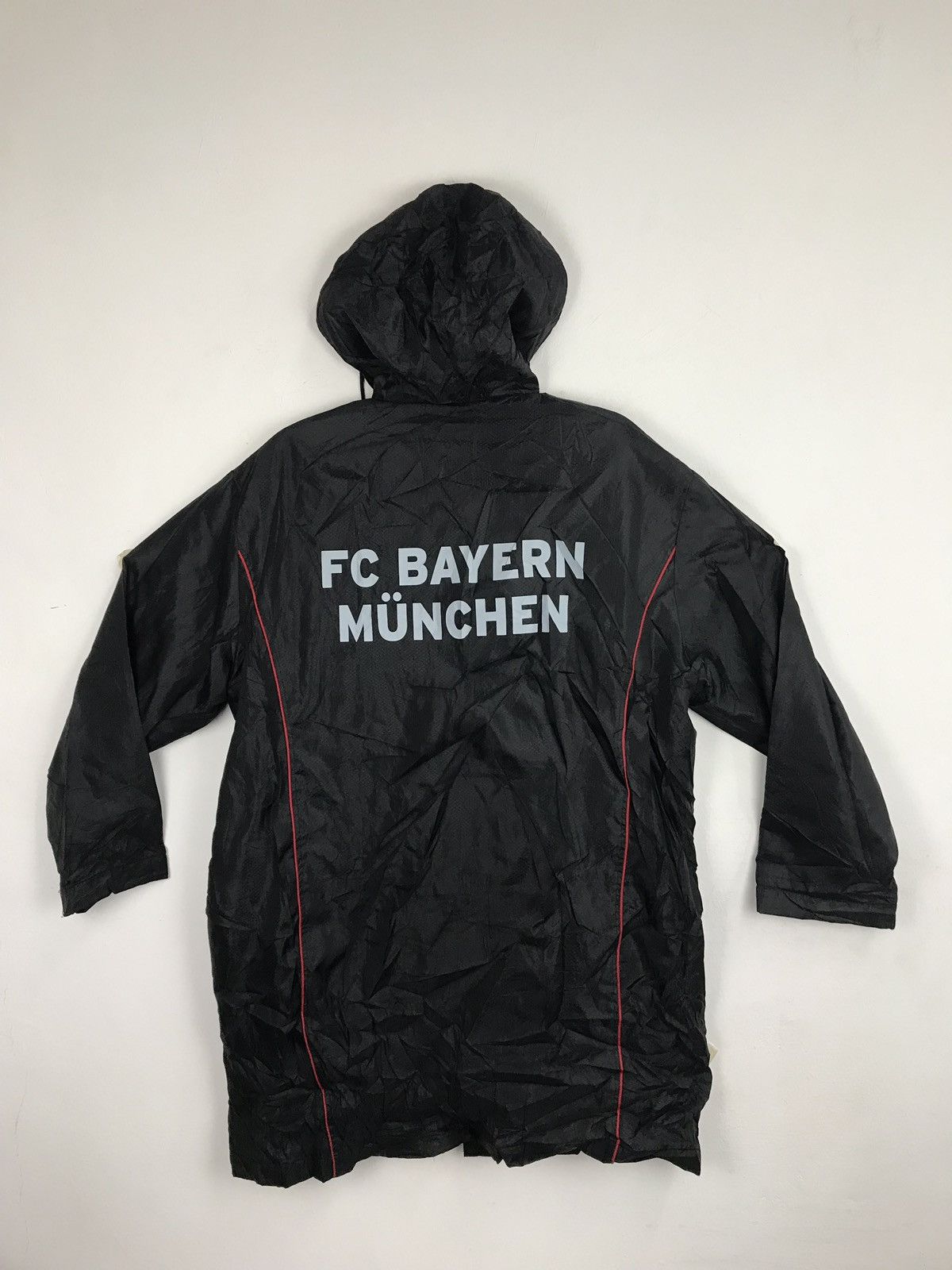 Japanese Brand Fc Bayern Munchen Parkas Windbreaker Hiking Jacket Size L / US 10 / IT 46 - 1 Thumbnail