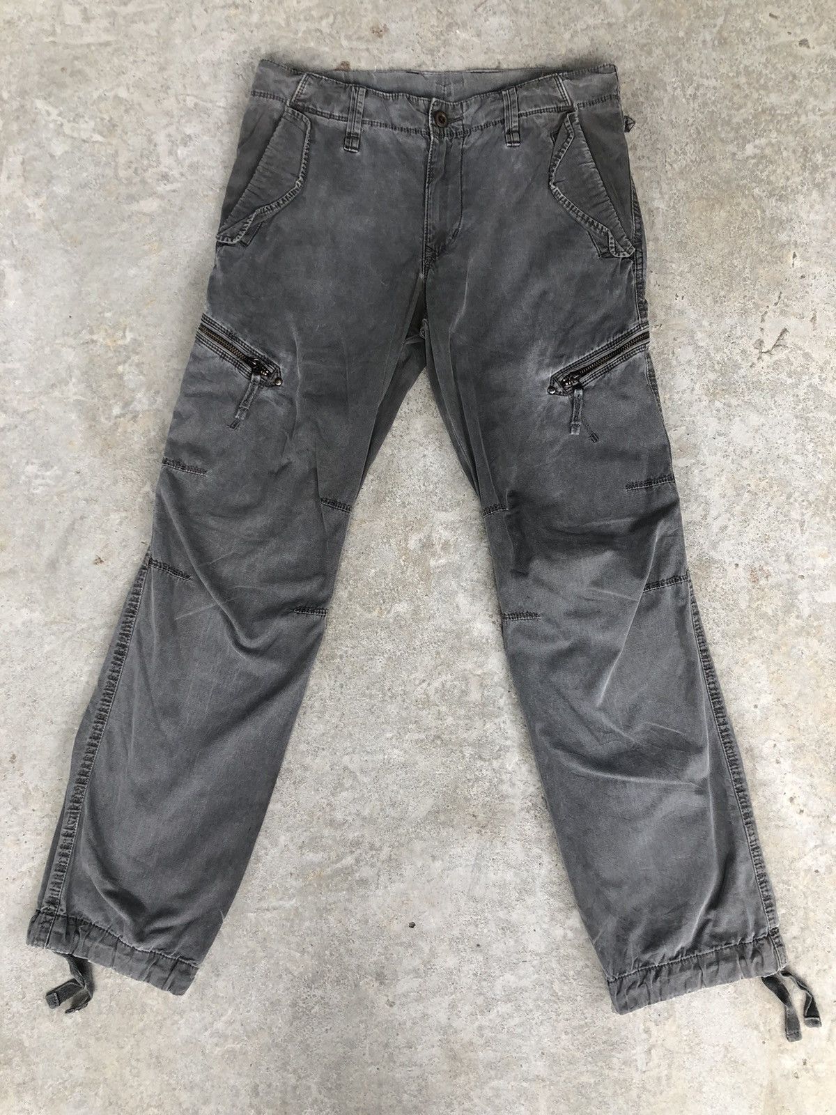 Uniqlo uniqlo cargo pants tactical multipocket bondage distressed Size US 33 - 1 Thumbnail