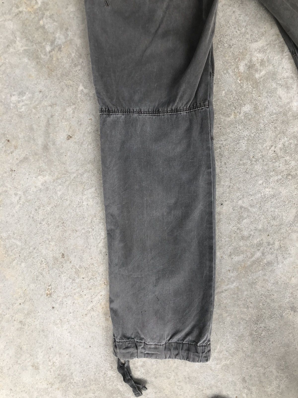 Uniqlo uniqlo cargo pants tactical multipocket bondage distressed Size US 33 - 10 Thumbnail