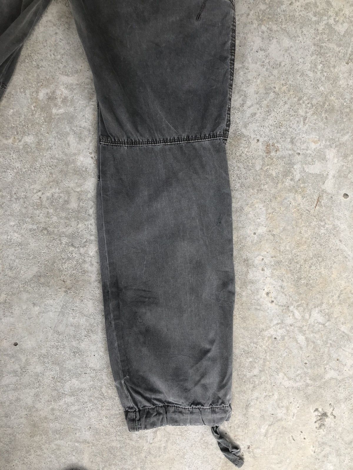 Uniqlo uniqlo cargo pants tactical multipocket bondage distressed Size US 33 - 9 Thumbnail