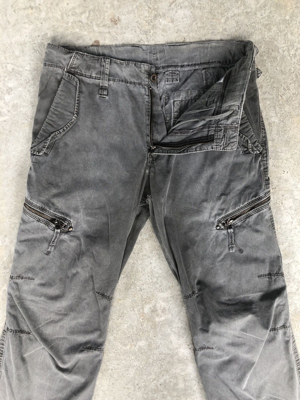 Uniqlo uniqlo cargo pants tactical multipocket bondage distressed Size US 33 - 6 Thumbnail