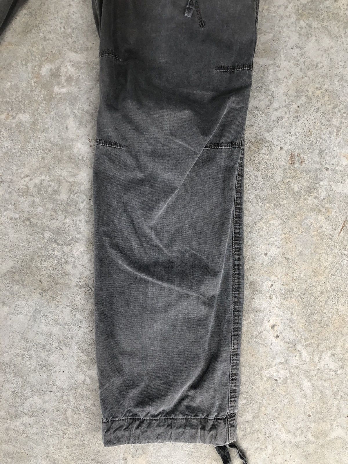 Uniqlo uniqlo cargo pants tactical multipocket bondage distressed Size US 33 - 5 Thumbnail