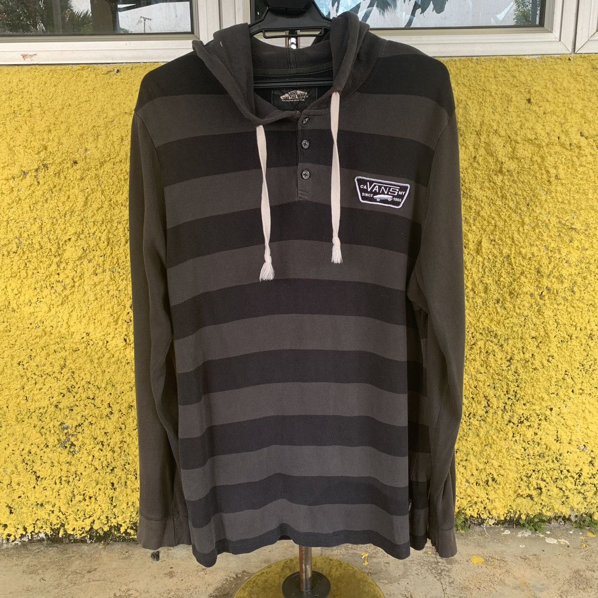 Other Vans suitable for skate hoodie style minor distressed Size US L / EU 52-54 / 3 - 1 Thumbnail