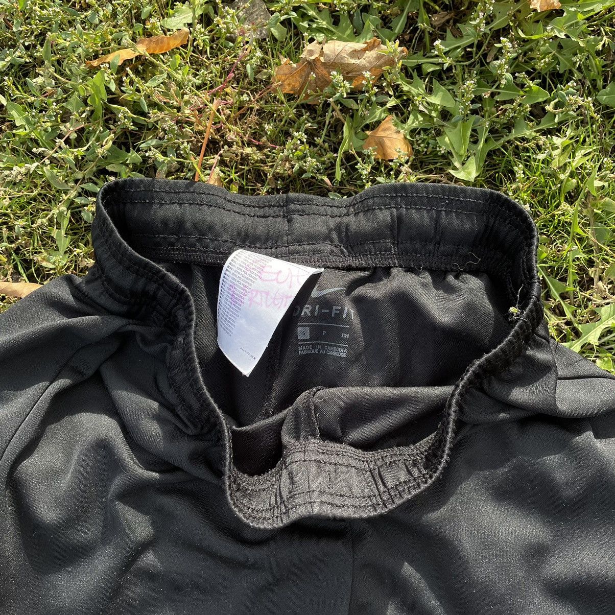 Vintage Vintage 90s Nike Baggy Shorts Skate Grunge Black Faded 30 Size US 30 / EU 46 - 5 Thumbnail
