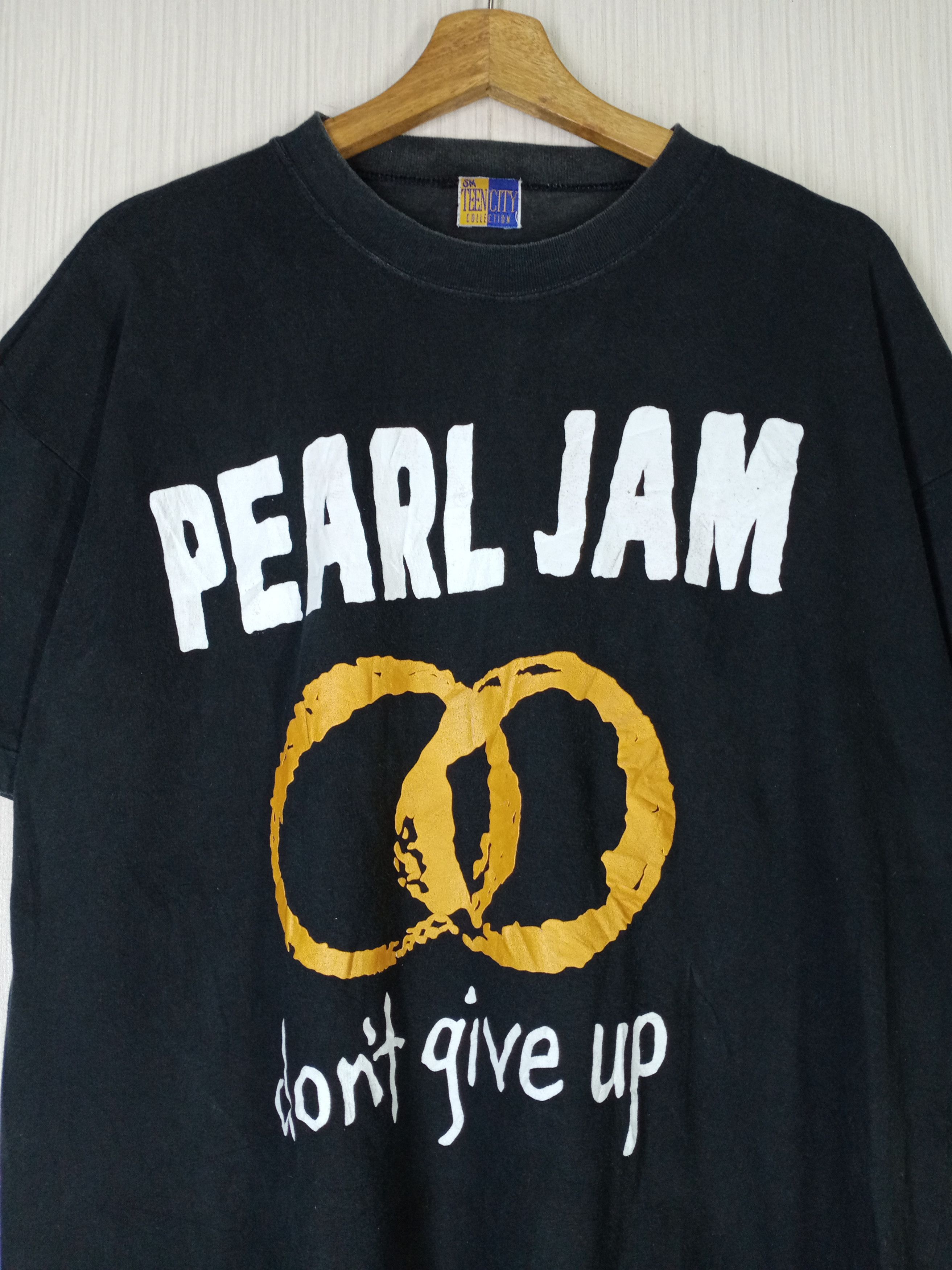 Band Tees Rare Vintage 90s Pearl Jam "Don't Give Up" Tshirt Size US XL / EU 56 / 4 - 3 Thumbnail