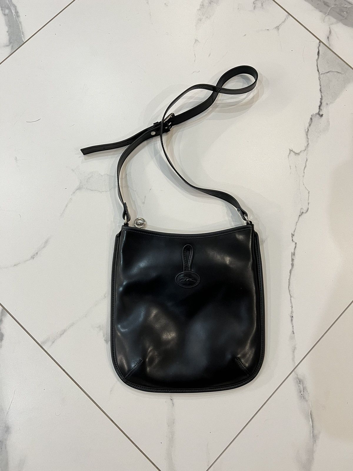 Sac longchamp vernis noir bandoulière hot sale