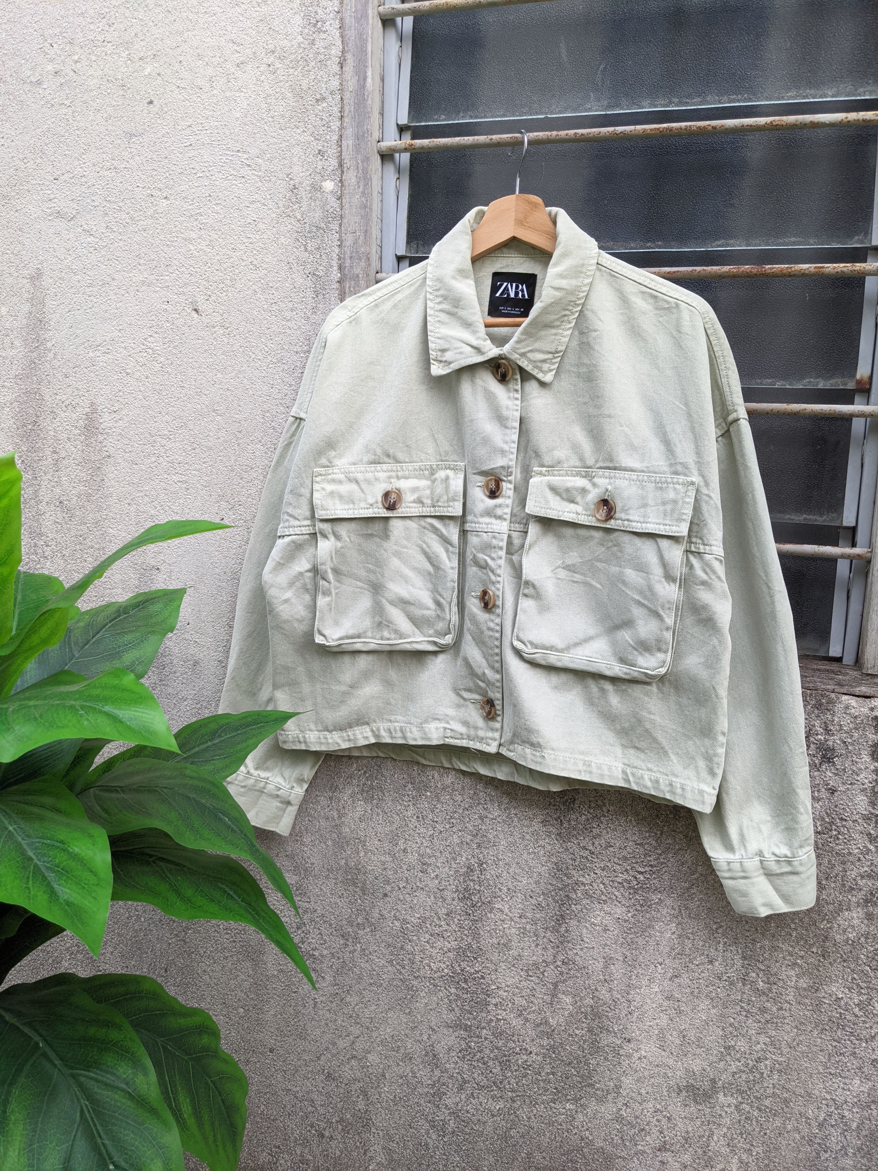 Zara Zara big pocket short denim jacket Size L / US 10 / IT 46 - 1 Thumbnail