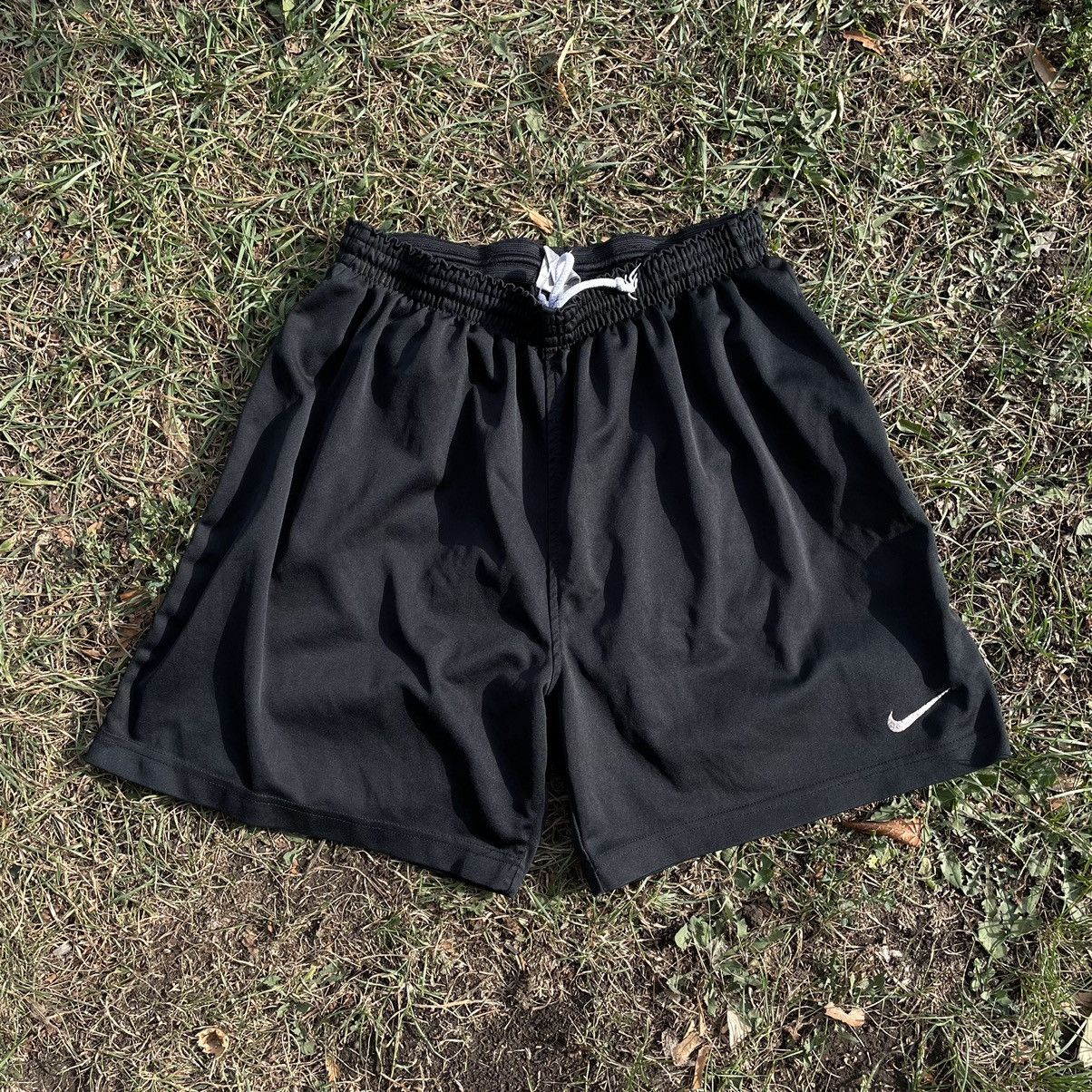 Vintage Vintage 90s Nike Swoosh Shorts Baggy Streetwear Faded 34 Size US 34 / EU 50 - 1 Thumbnail