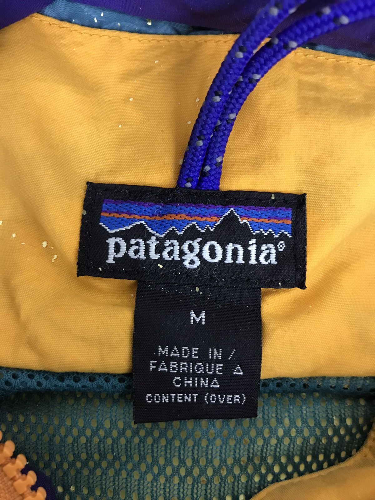 Patagonia Patagonia Windbreaker Hoodie Jacket Hiking Outdoor Size US L / EU 52-54 / 3 - 3 Thumbnail