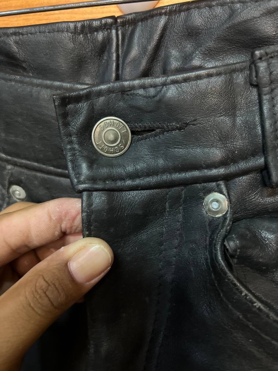 Genuine Leather VINTAGE SCHOTT LEATHER PANTS SIZE 2 Size US 28 / EU 44 - 6 Thumbnail
