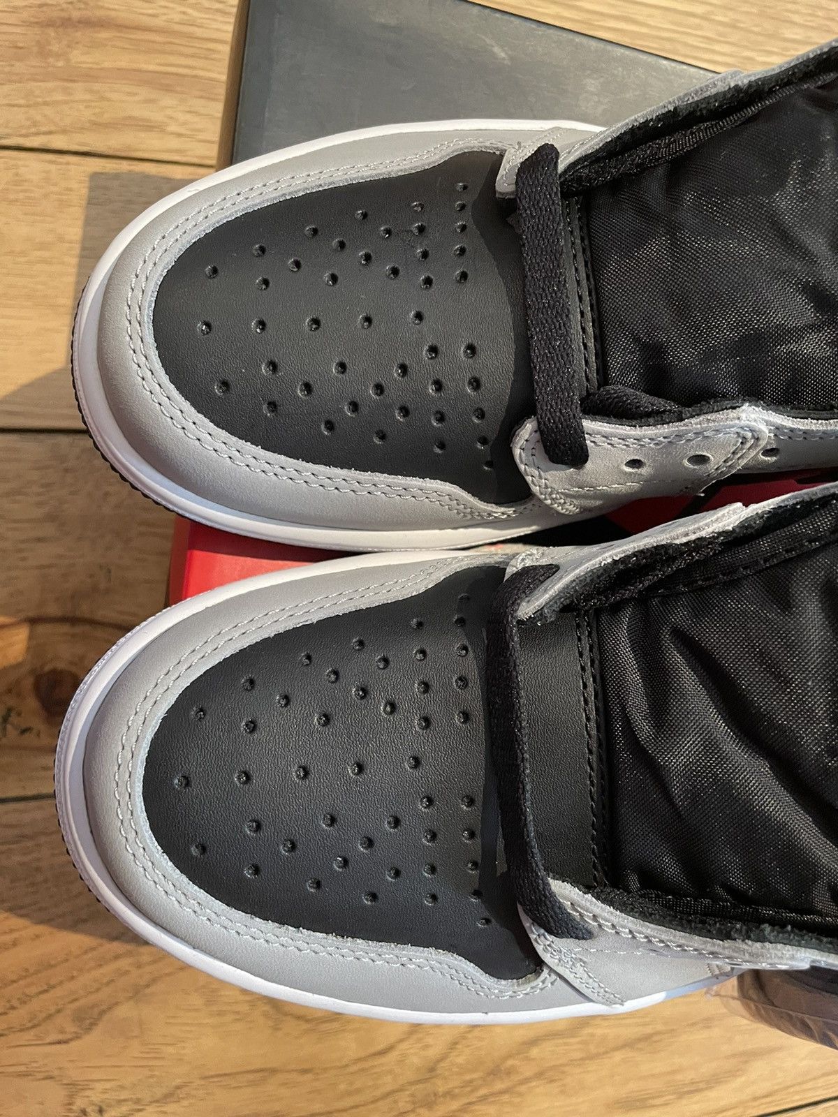 Jordan Brand × Nike Air Jordan 1 Retro High OG Shadow 2.0 2021 Size US 9 / EU 42 - 3 Thumbnail