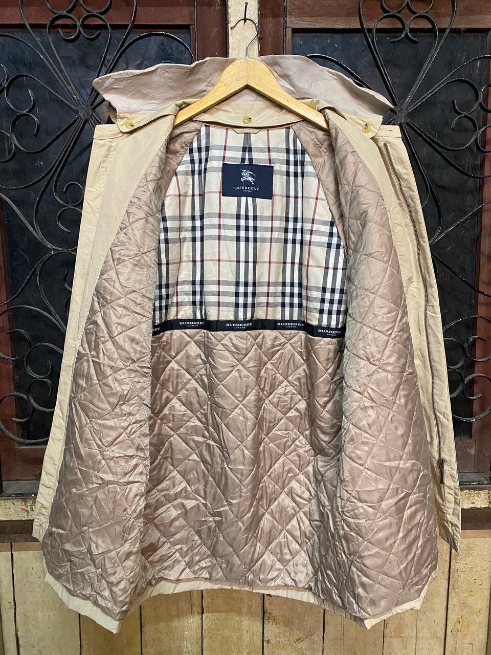 Burberry BURBERRY LONDON PRORSUM PLAID BEIGE GABARDINE TRENCH COAT Size US L / EU 52-54 / 3 - 7 Thumbnail