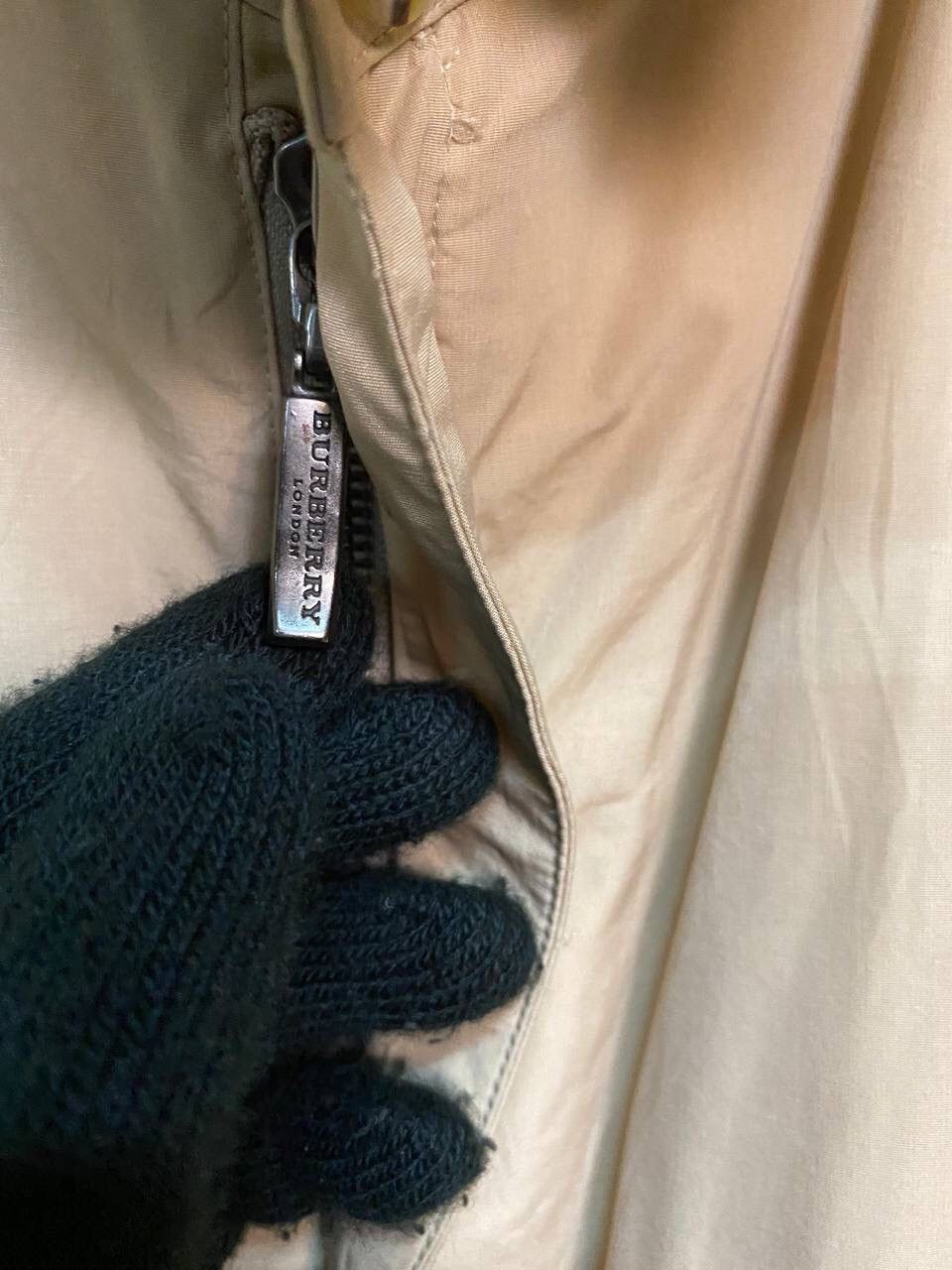 Burberry BURBERRY LONDON PRORSUM PLAID BEIGE GABARDINE TRENCH COAT Size US L / EU 52-54 / 3 - 14 Thumbnail