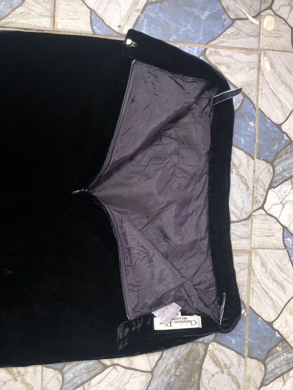 Christian Dior Monsieur × Dior Vintage Christian Dior Velvet Midi Skirt Size 25" / US 0 / IT 36 - 9 Thumbnail