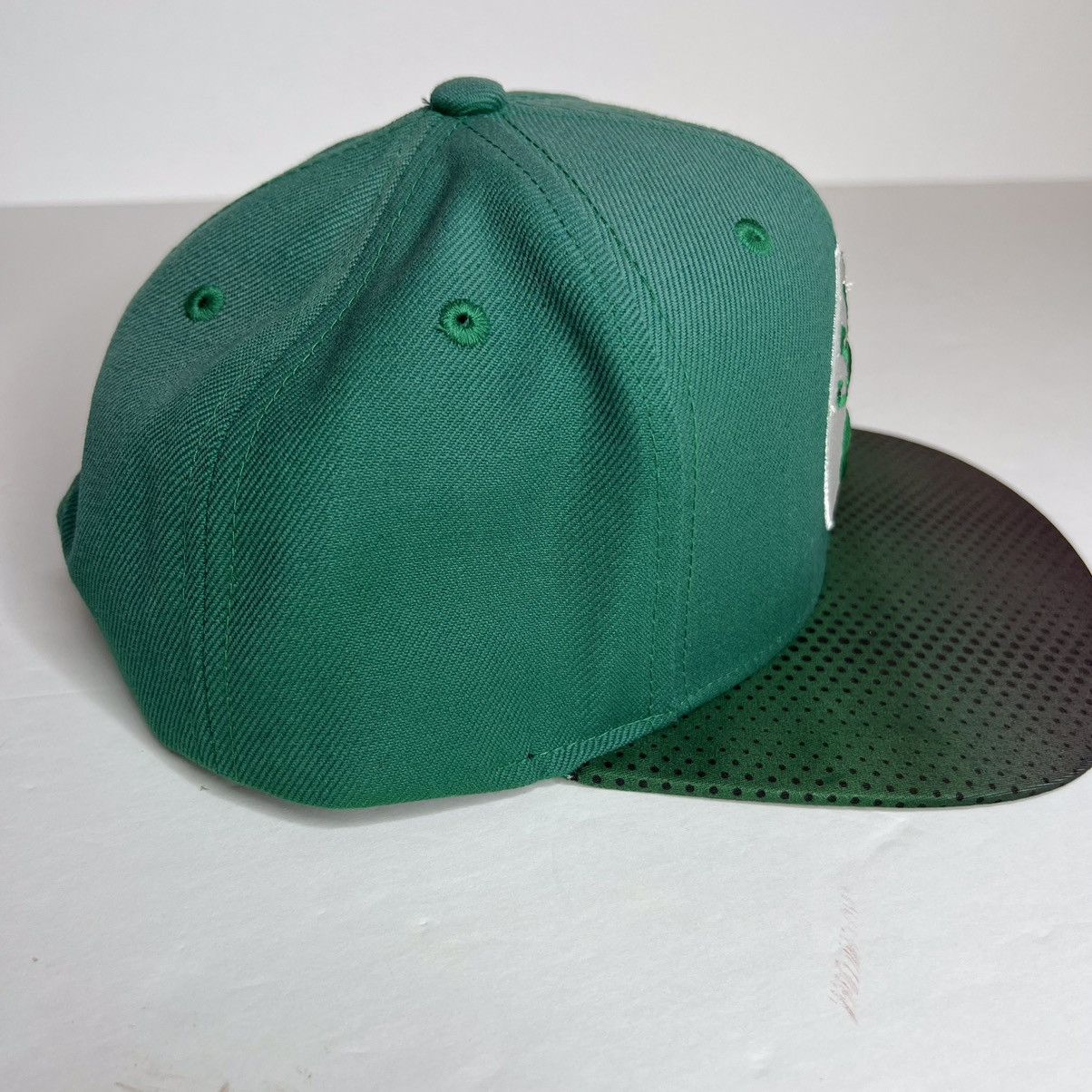 Adidas Adidas Snap Back NBA Boston Celtics Gradient Brim Cap Hat Size ONE SIZE - 4 Thumbnail