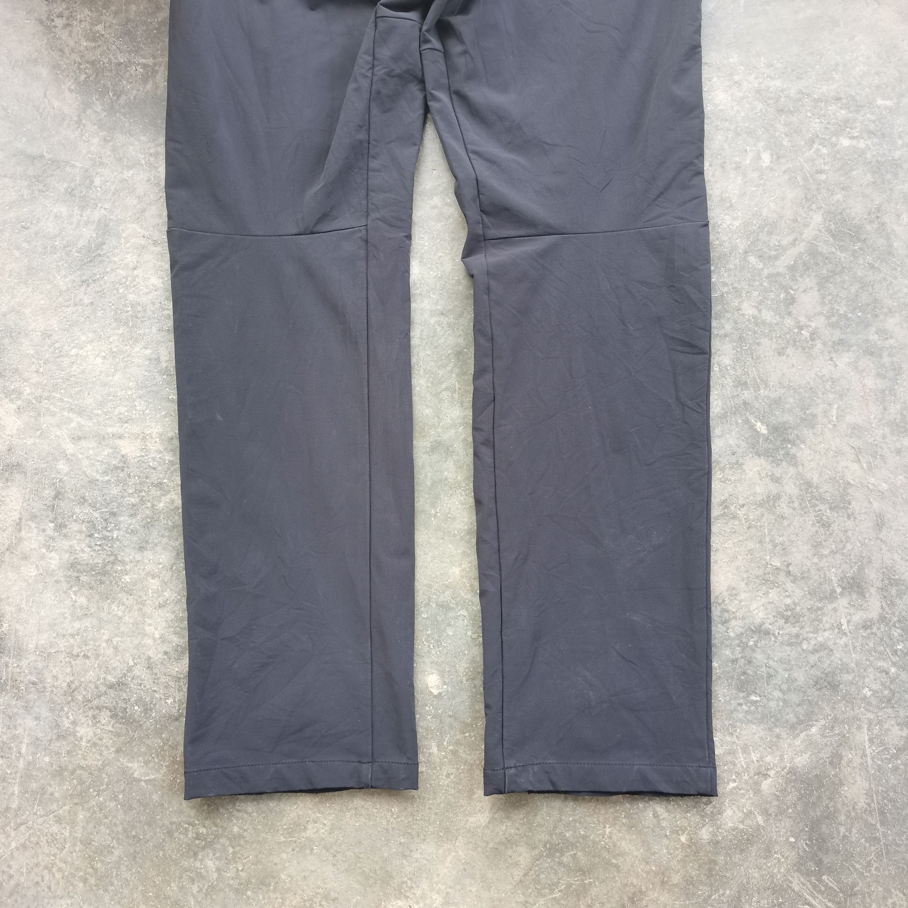 Adidas Offer🔥 Vintage ADIDAS Black Joggers Pants Size US 33 - 6 Thumbnail