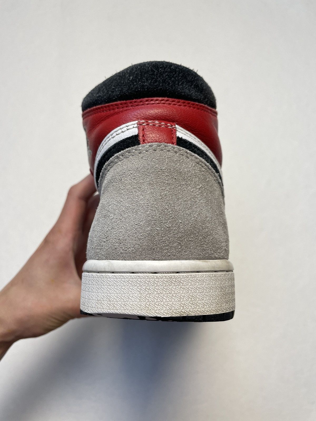 Jordan Brand Air Jordan 1 Retro High OG Particle Grey Size US 10.5 / EU 43-44 - 12 Thumbnail
