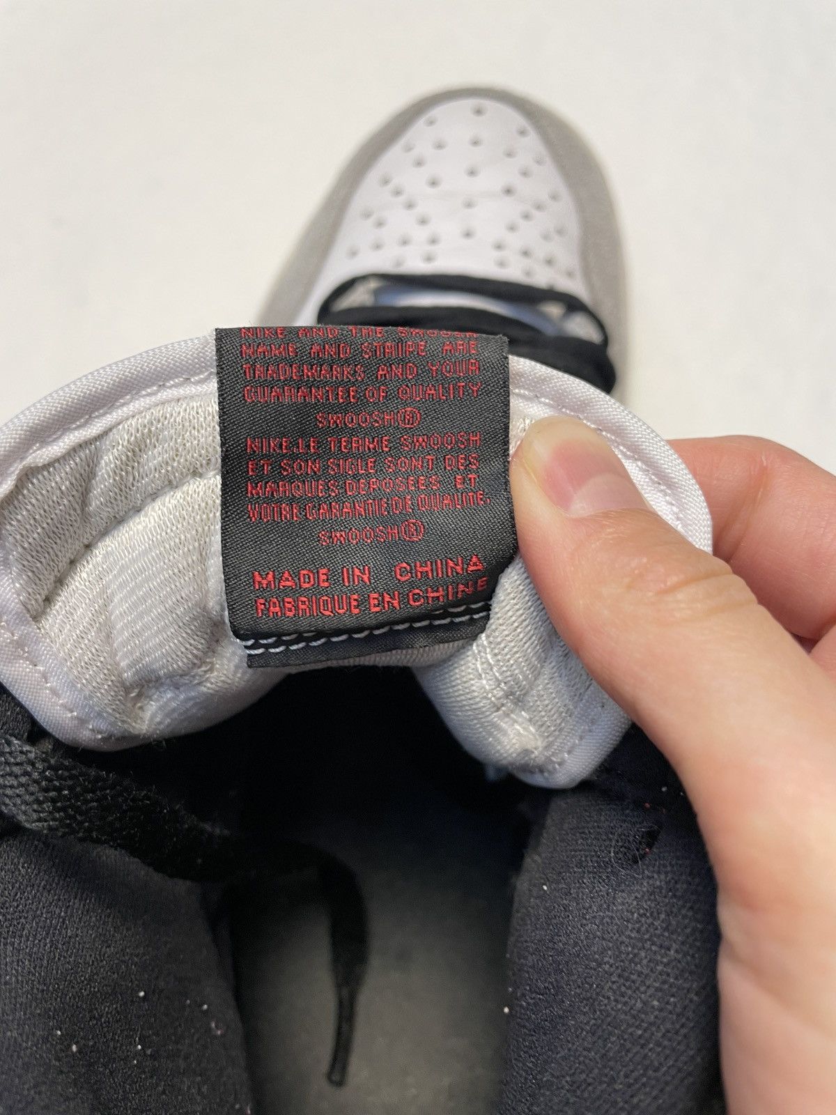 Jordan Brand Air Jordan 1 Retro High OG Particle Grey Size US 10.5 / EU 43-44 - 15 Thumbnail